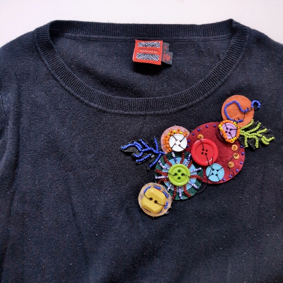 ๐2/$15๐ Simon Chang The Collection Black Sweater with Beads Embroidery Detail - Picture 3 of 6